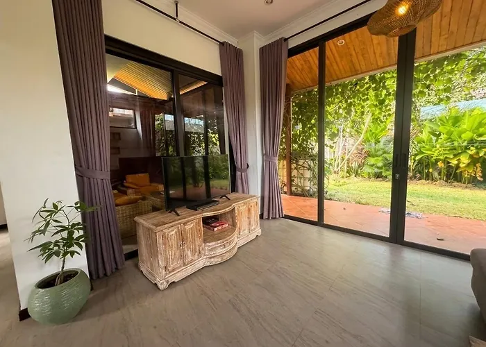 Rafael, 2 Bedrooms And Garden, Uluwatu Center Hébergement de vacances *